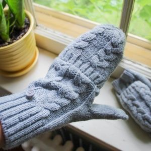 Gray Cable Knit Mittens Womens M-L